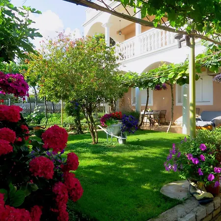 Roza - The Garden * Biograd Na Moru
